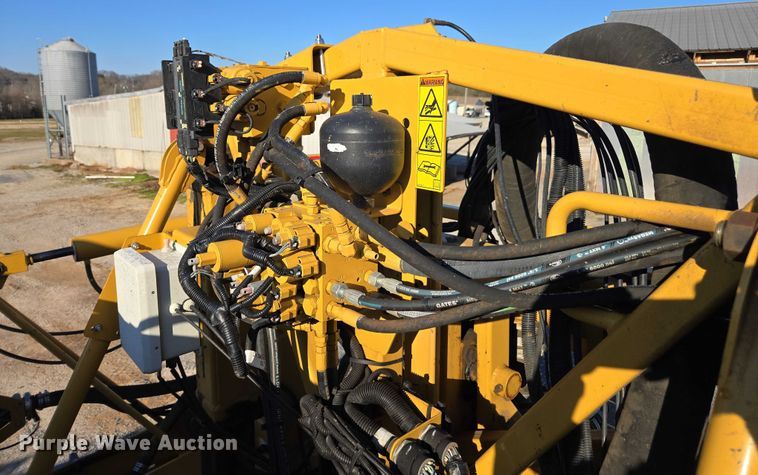 image for item DU2727 2014 RoGator RG1300 sprayer