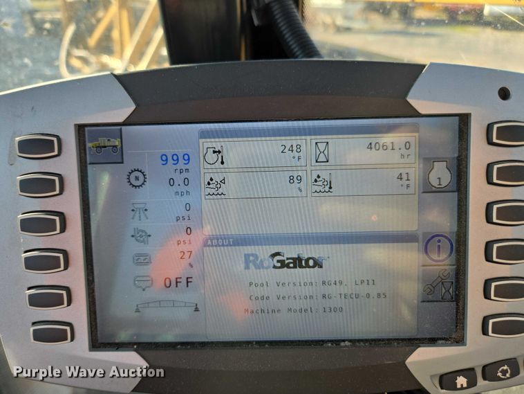 image for item DU2727 2014 RoGator RG1300 sprayer