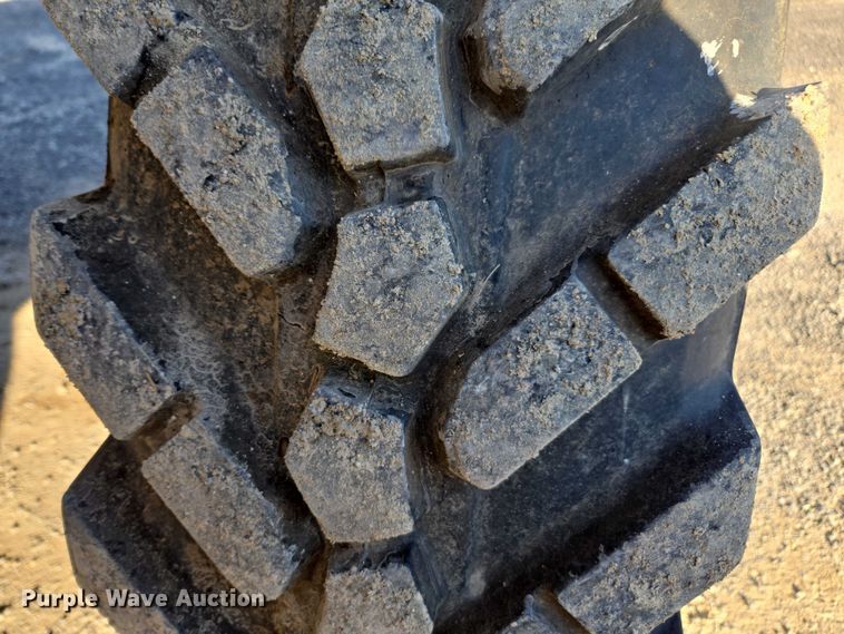 image for item DU2727 2014 RoGator RG1300 sprayer