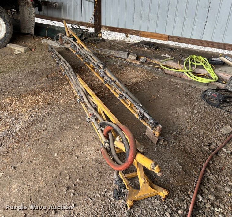 image for item DU2727 2014 RoGator RG1300 sprayer