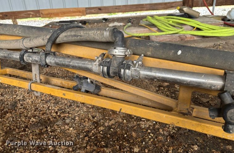 image for item DU2727 2014 RoGator RG1300 sprayer