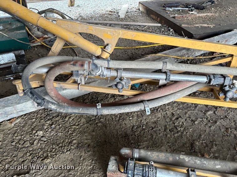 image for item DU2727 2014 RoGator RG1300 sprayer