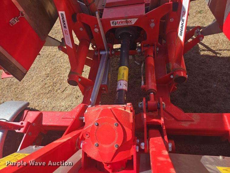 image for item DU2731 2024 Trimax Snake S2 320 batwing finish mower