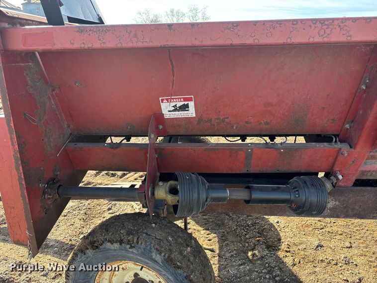 image for item DV0774 Case 1063 corn head