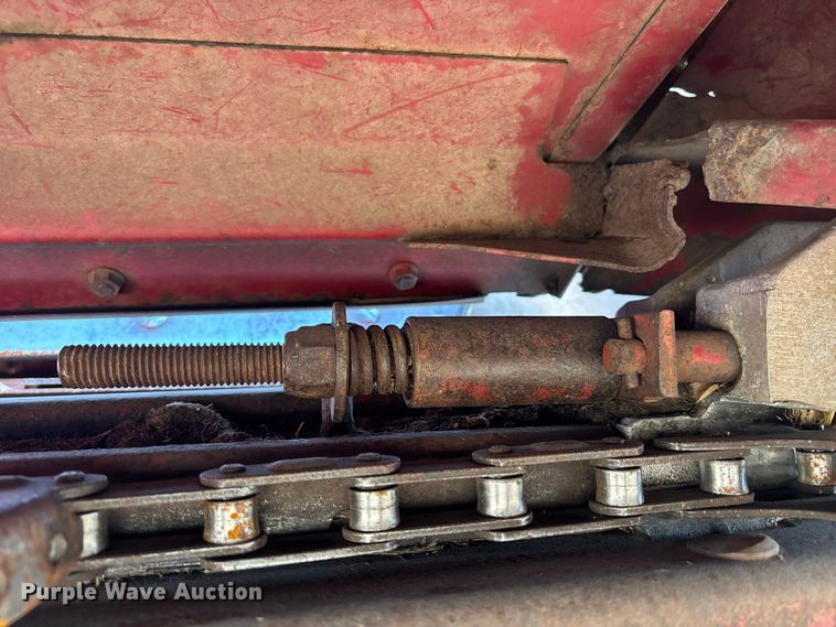 image for item DV0774 Case 1063 corn head