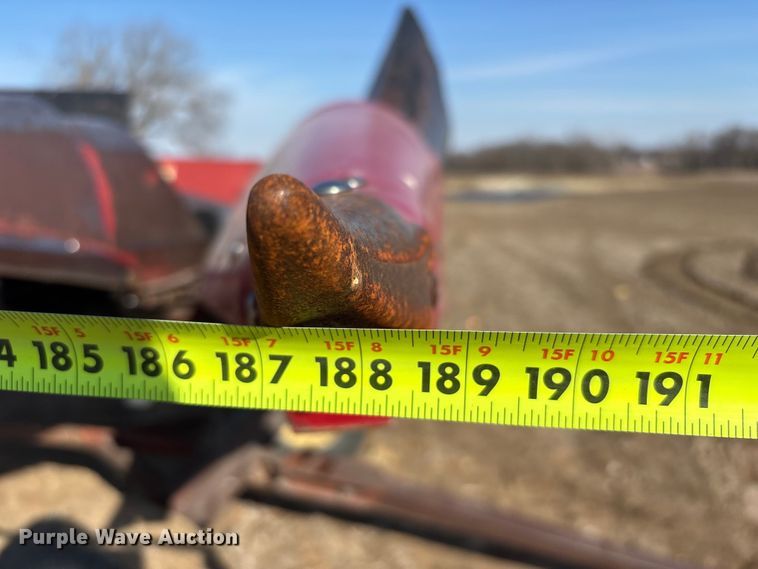 image for item DV0774 Case 1063 corn head