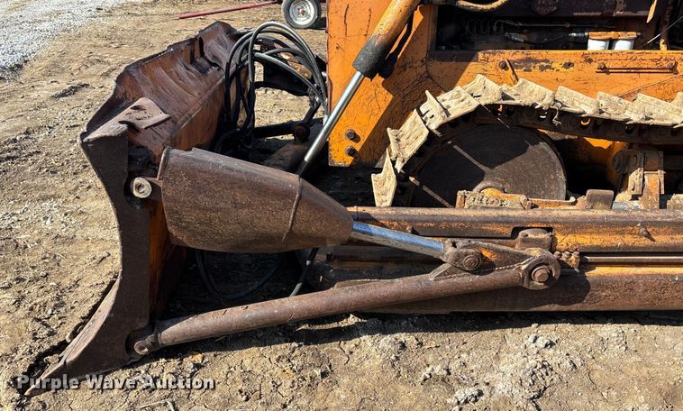 image for item DV0775 1976 Case 1150B dozer