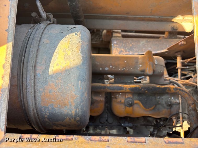 image for item DV0775 1976 Case 1150B dozer