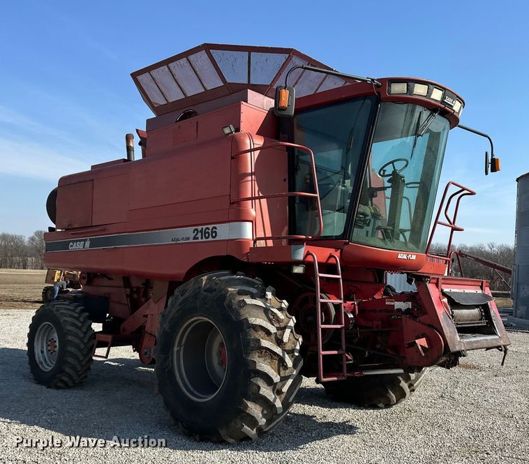 image for item DV0776 1996 Case IH 2166 combine