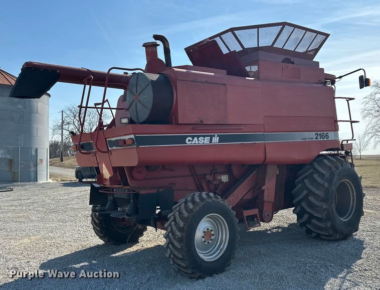 image for item DV0776 1996 Case IH 2166 combine