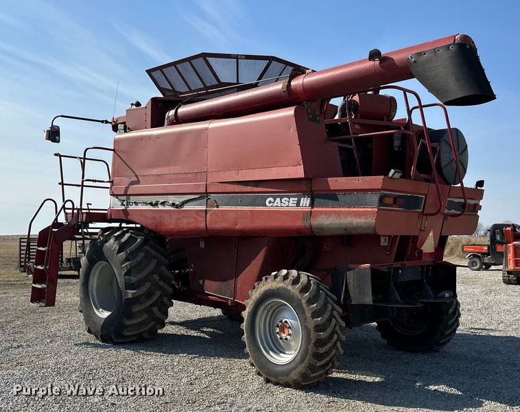 image for item DV0776 1996 Case IH 2166 combine