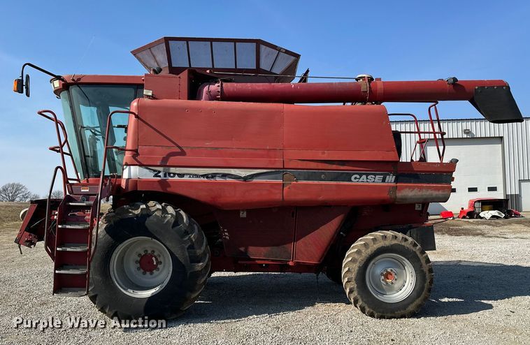 image for item DV0776 1996 Case IH 2166 combine