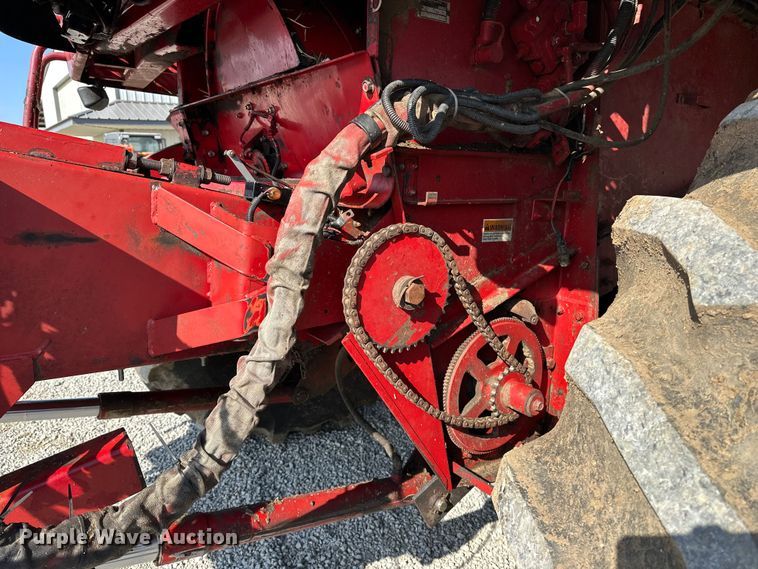 image for item DV0776 1996 Case IH 2166 combine