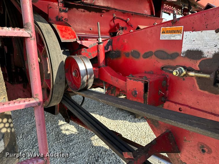 image for item DV0776 1996 Case IH 2166 combine