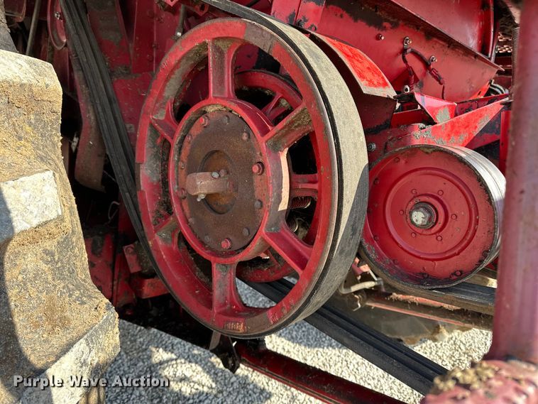 image for item DV0776 1996 Case IH 2166 combine