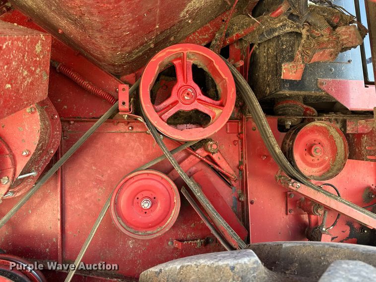 image for item DV0776 1996 Case IH 2166 combine