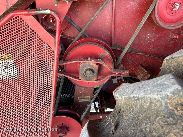 image for item DV0776 1996 Case IH 2166 combine