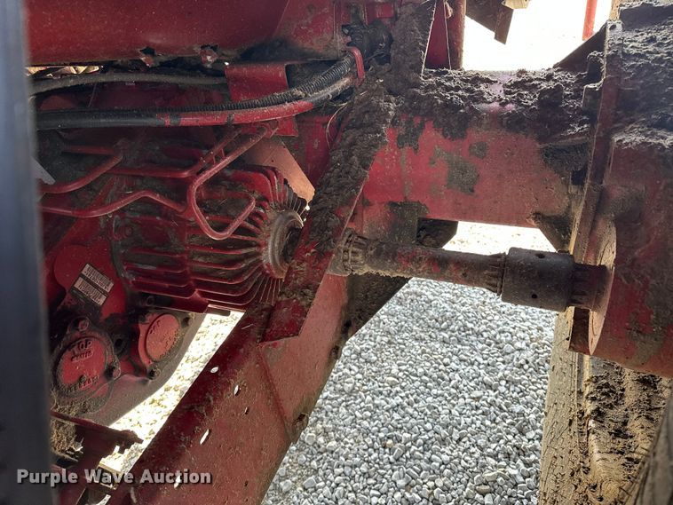 image for item DV0776 1996 Case IH 2166 combine