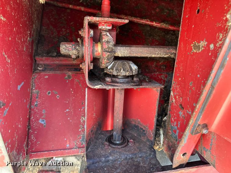 image for item DV0776 1996 Case IH 2166 combine