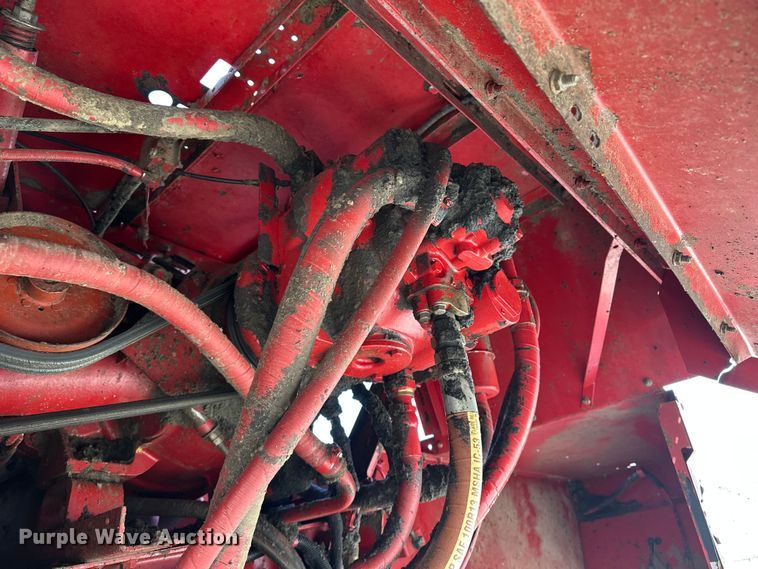 image for item DV0776 1996 Case IH 2166 combine