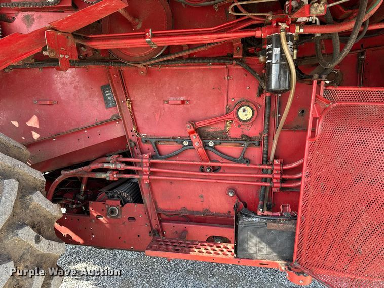 image for item DV0776 1996 Case IH 2166 combine