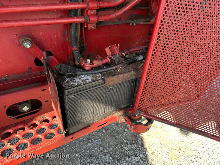 image for item DV0776 1996 Case IH 2166 combine