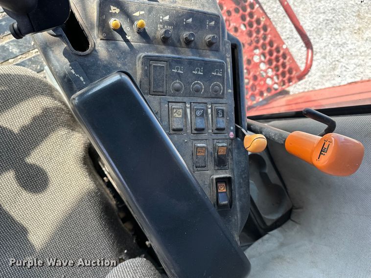 image for item DV0776 1996 Case IH 2166 combine