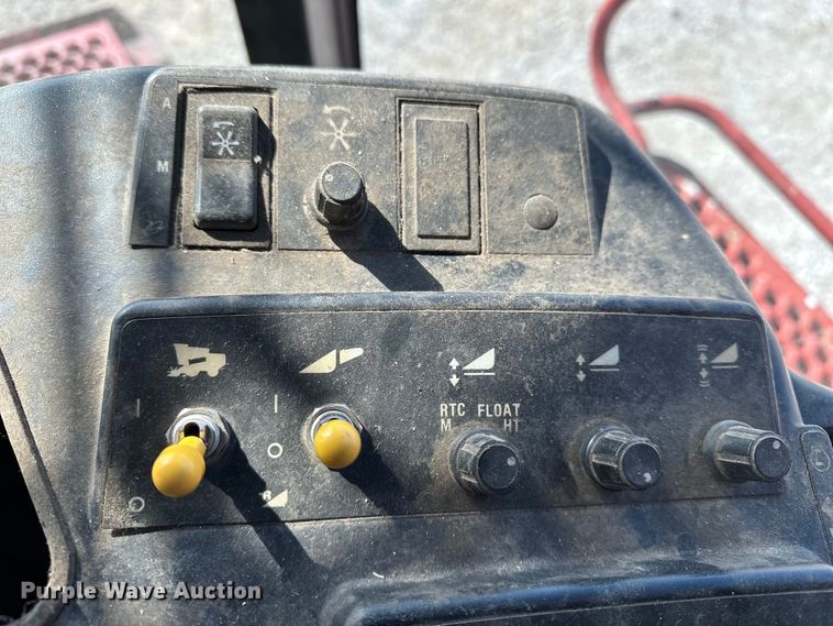 image for item DV0776 1996 Case IH 2166 combine