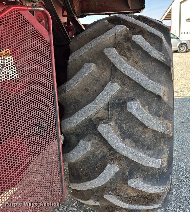 image for item DV0776 1996 Case IH 2166 combine