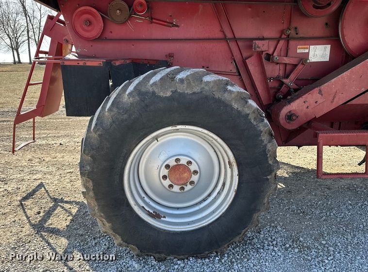 image for item DV0776 1996 Case IH 2166 combine