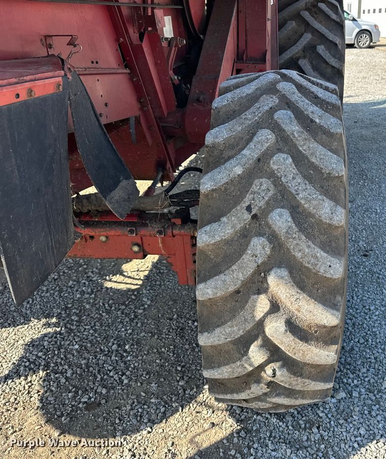 image for item DV0776 1996 Case IH 2166 combine