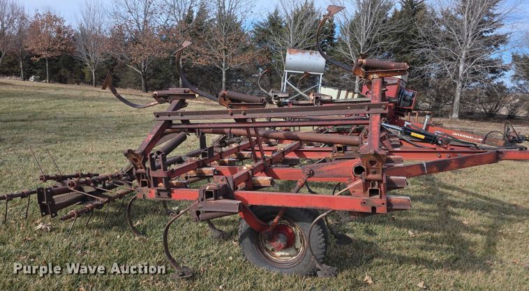 image for item DZ3857 International Harvester 45 Vibra Shank Cultivator field cultivator