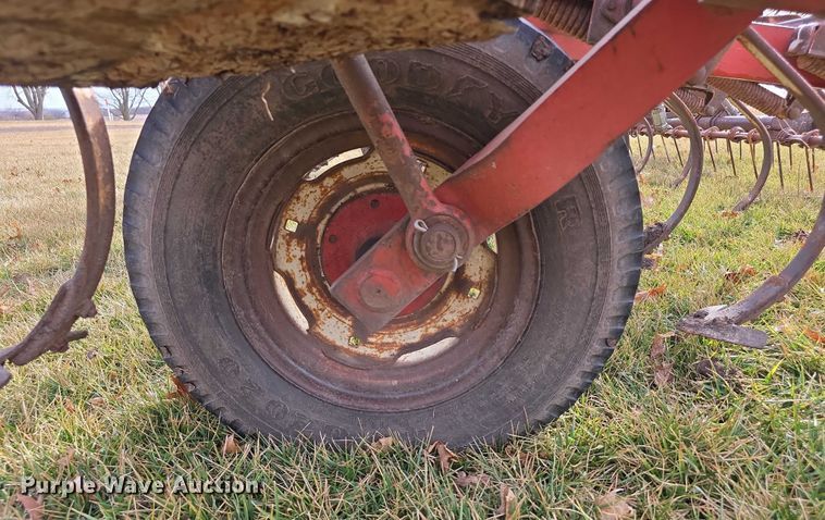 image for item DZ3857 International Harvester 45 Vibra Shank Cultivator field cultivator