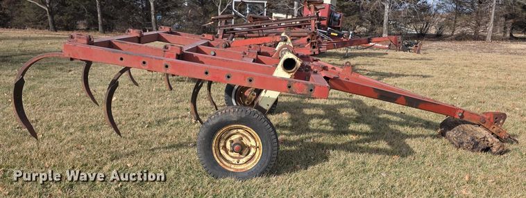 image for item DZ3858 International Harvester chisel