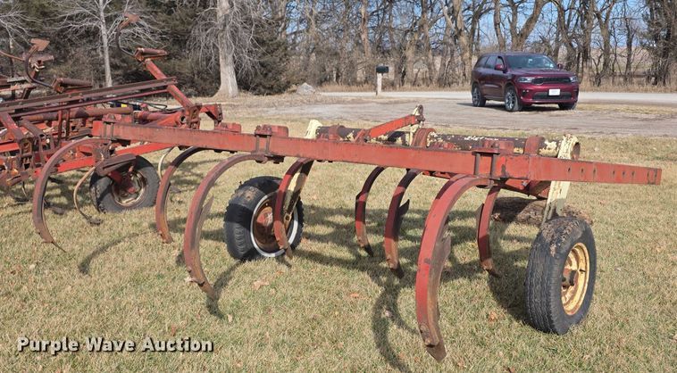 image for item DZ3858 International Harvester chisel