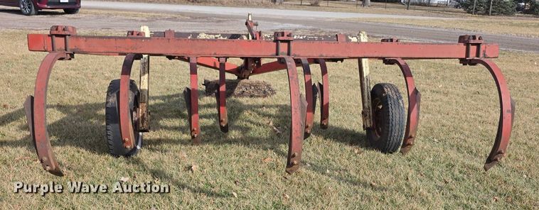 image for item DZ3858 International Harvester chisel