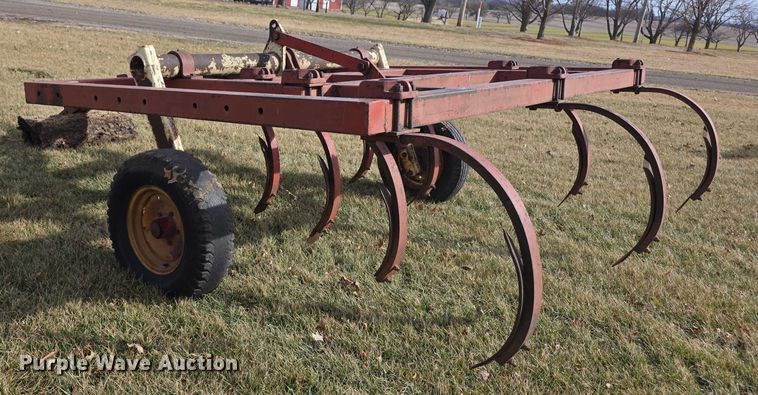 image for item DZ3858 International Harvester chisel