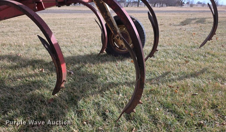 image for item DZ3858 International Harvester chisel