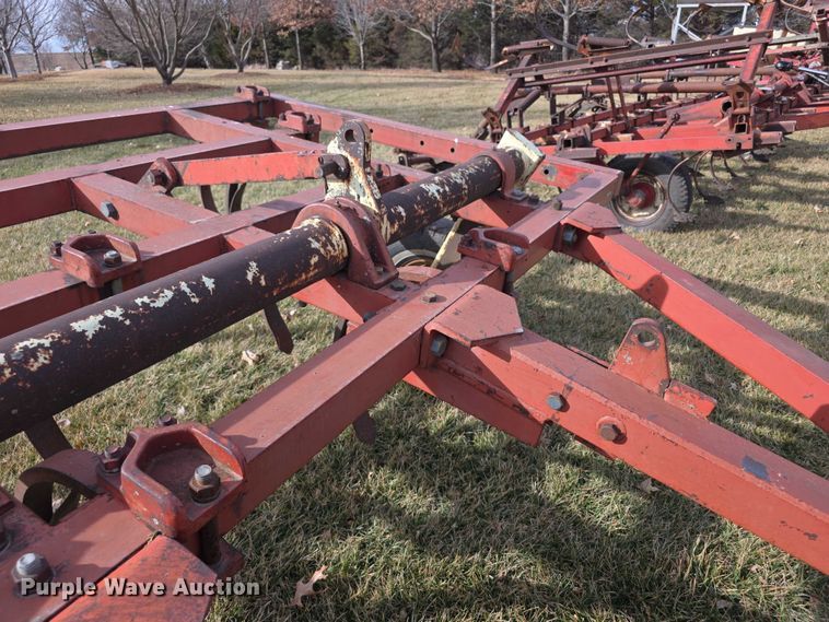 image for item DZ3858 International Harvester chisel