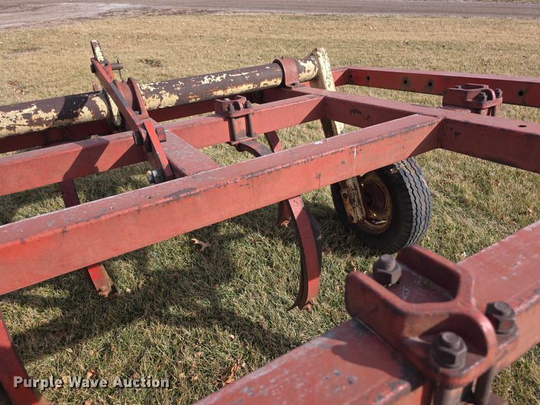 image for item DZ3858 International Harvester chisel