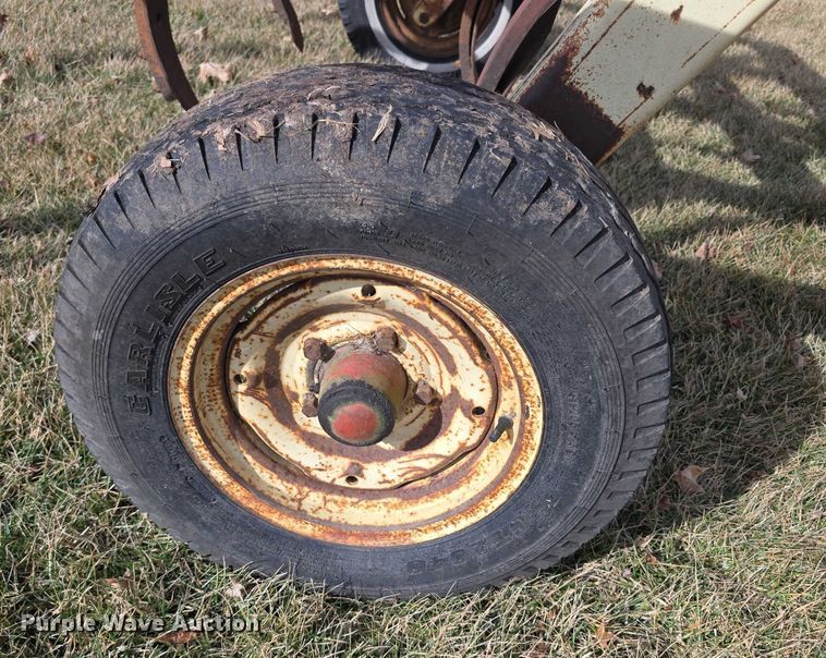 image for item DZ3858 International Harvester chisel