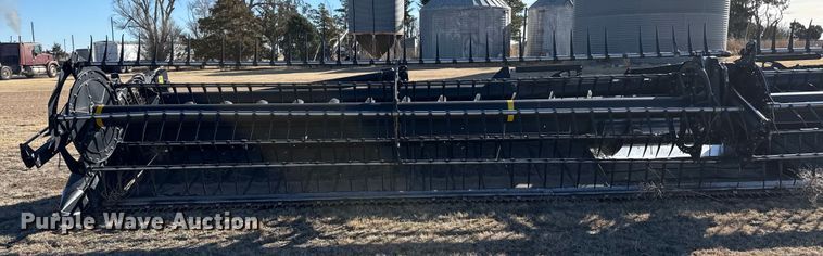 image for item DZ4984 2015 Macdon FD75 flex draper head