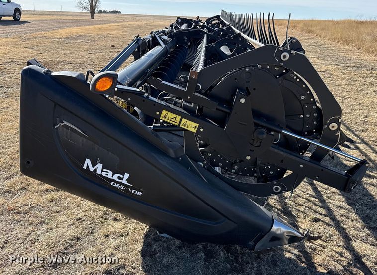 image for item DZ4984 2015 Macdon FD75 flex draper head