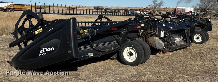 image for item DZ4984 2015 Macdon FD75 flex draper head