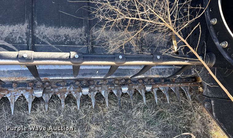 image for item DZ4984 2015 Macdon FD75 flex draper head