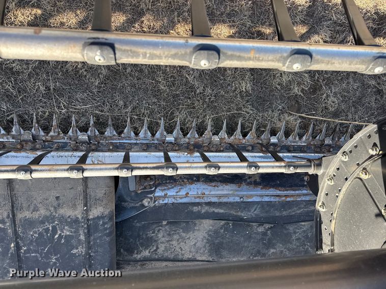 image for item DZ4984 2015 Macdon FD75 flex draper head