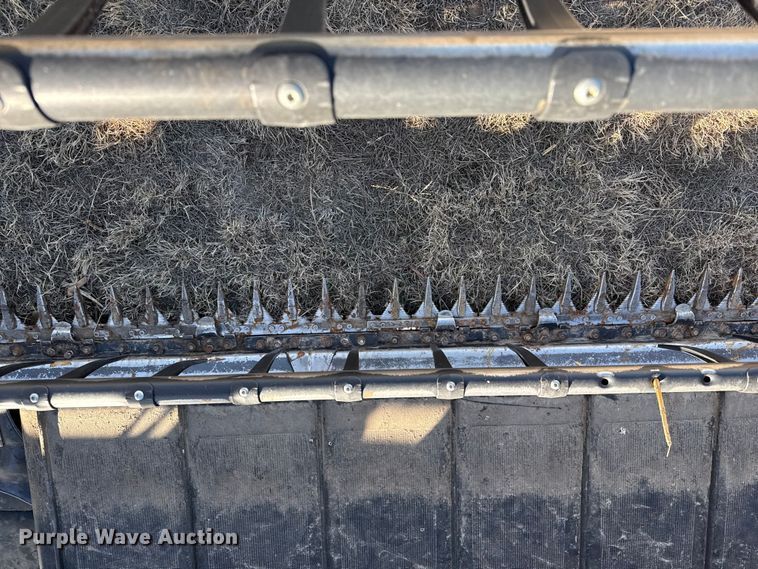 image for item DZ4984 2015 Macdon FD75 flex draper head