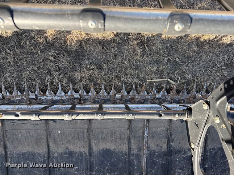 image for item DZ4984 2015 Macdon FD75 flex draper head