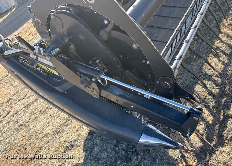 image for item DZ4984 2015 Macdon FD75 flex draper head