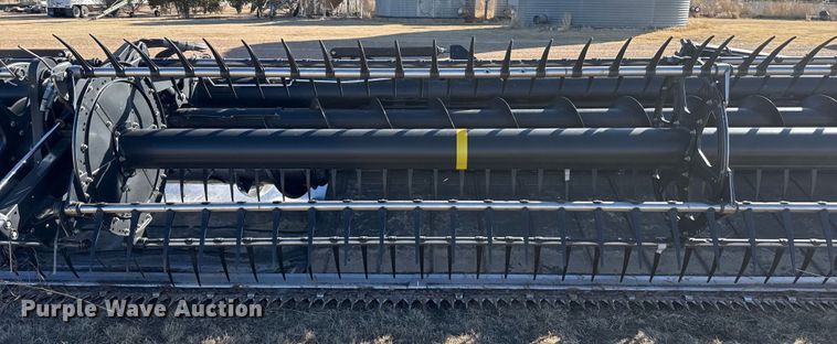 image for item DZ4984 2015 Macdon FD75 flex draper head